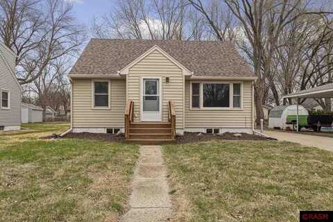 432 Jefferson Avenue, North Mankato, MN 56003
