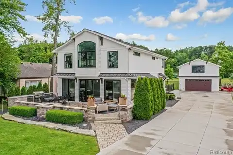 9235 SILVERSIDE, South Lyon, MI 48178