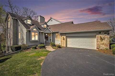 4592 GLEN EAGLES Drive, Brighton, MI 48116