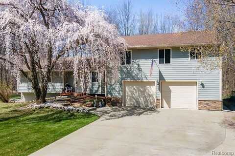 8660 SARGENT Road, Fowlerville, MI 48836
