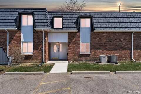 1842 COLONIAL VILLAGE Way, Waterford, MI 48328