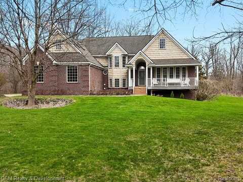 1800 TEGGERDINE Road, White Lake, MI 48386