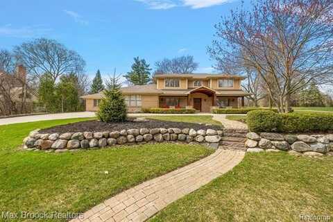 100 Devon Road, Bloomfield Hills, MI 48302