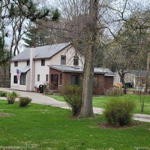 4342 PLEASANT VALLEY Road, Brighton, MI 48114