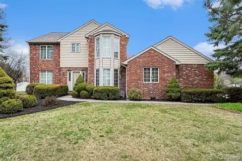 4600 WHITE TRILLIUM Drive S, Saginaw, MI 48603
