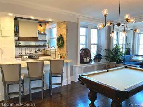8120 E JEFFERSON Avenue, Detroit, MI 48214