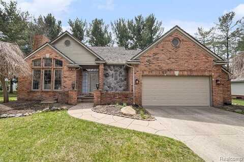 5103 Coachlight Drive, Fenton, MI 48430