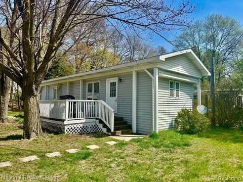 8275 DONNA LOU Drive, Brighton, MI 48114