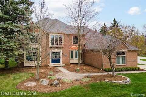 1686 OLD HOMESTEAD Drive, Rochester Hills, MI 48306