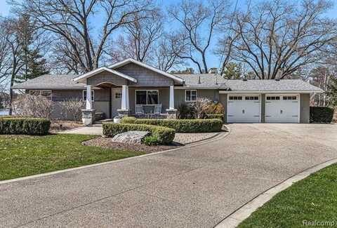 1074 ABSEGUAMI Trail, Lake Orion, MI 48362