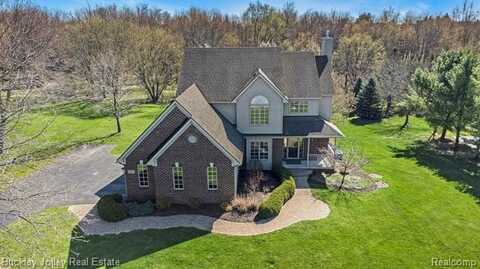 8537 SADDLEWOOD Drive, Brighton, MI 48116