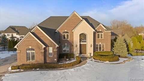 2595 PARKWAY, Shelby, MI 48316
