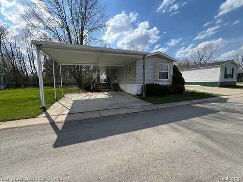 7168 MAPLEVIEW Circle W, Brown City, MI 48416
