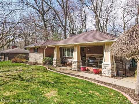 488 ORCHARDALE Drive, Rochester Hills, MI 48309