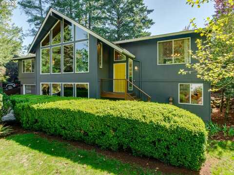 2490 SW SCENIC DR, Portland, OR 97225