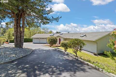 32890 HILLSIDE ACRES RD, Gold Beach, OR 97444