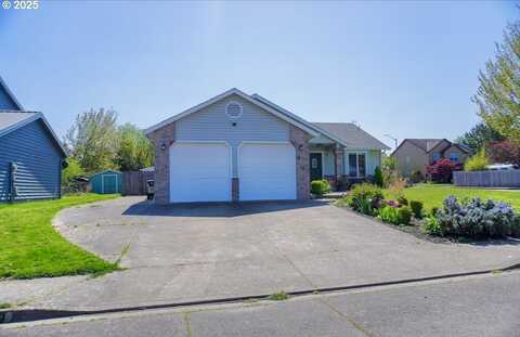 221 W LINCOLN ST, Carlton, OR 97111