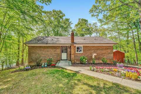 14 Kamp Branch RD, Union Hall, VA 24176