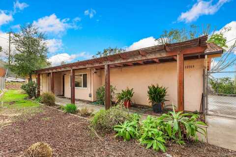12313 Winter Gardens Dr, Lakeside, CA 92040