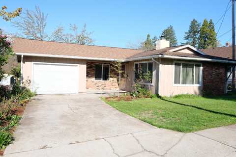 817 Ream Avenue, Mount Shasta, CA 96067