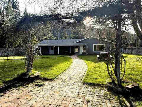 1400 Davis Place Rd, Mount Shasta, CA 96067