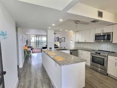 1266 S Military Trail, Deerfield Beach, FL 33442