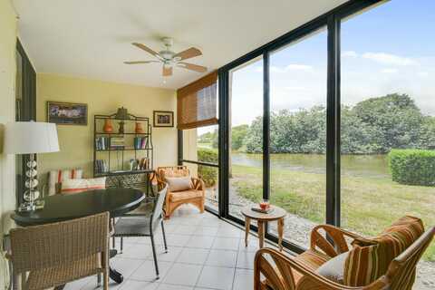 5250 Woodland Lakes Drive, Palm Beach Gardens, FL 33418