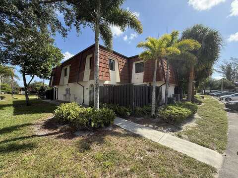 2221 White Pine Circle, Greenacres, FL 33415