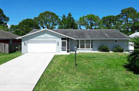 573 SW Carter Avenue, Port Saint Lucie, FL 34983