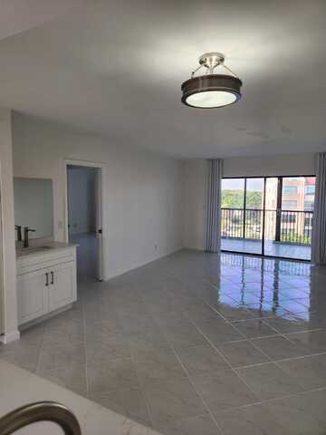 14475 N Strathmore Lane, Delray Beach, FL 33446