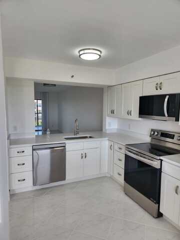 14475 N Strathmore Lane, Delray Beach, FL 33446