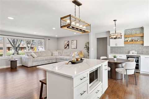 188 Jerrold Avenue, Shoreview, MN 55126