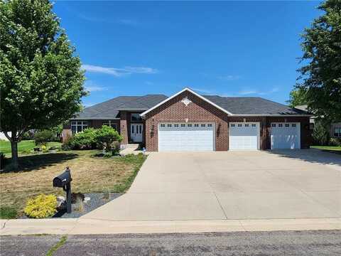 1808 Creekside Drive NE, Owatonna, MN 55060