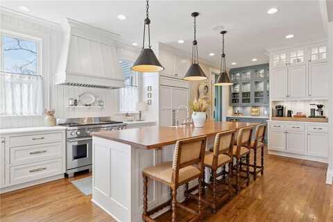 683 Osceola Avenue, Saint Paul, MN 55105