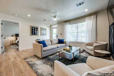 321 Saint Francis, San Antonio, TX 78204