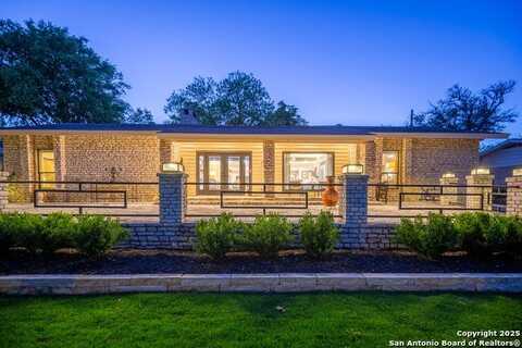 122 West Ln, Kerrville, TX 78028
