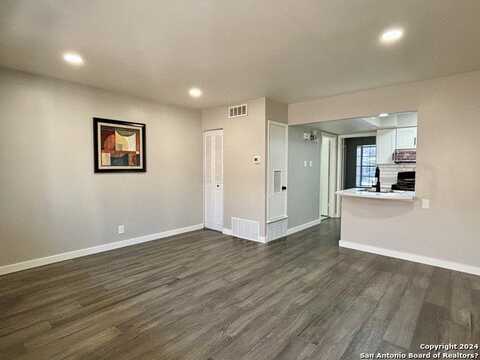 1045 SHOOK AVE, San Antonio, TX 78212