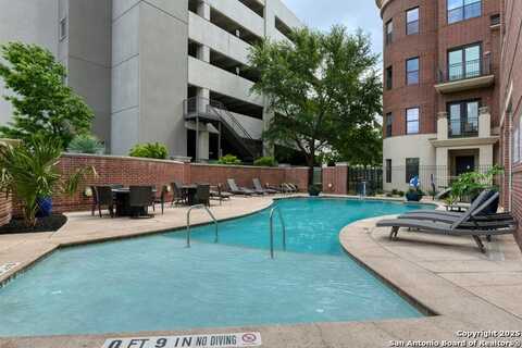 215 N Center St., San Antonio, TX 78202