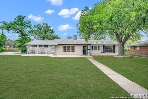 135 Oak Way, Kerrville, TX 78028