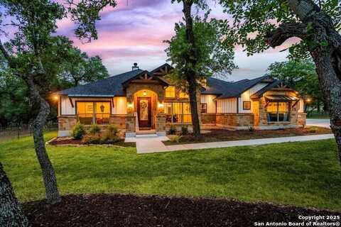 140 Wood Valley Dr, Adkins, TX 78101