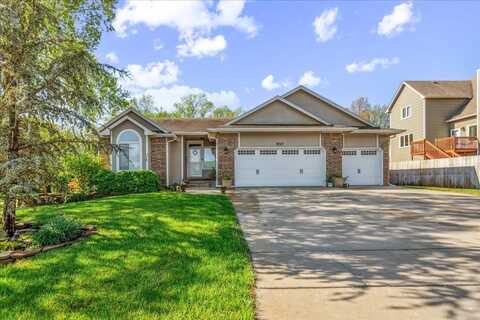 937 E Southcrest Dr, Derby, KS 67037