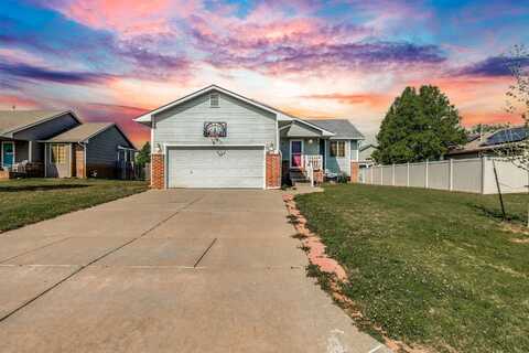 389 E Riley Ave, Haysville, KS 67060
