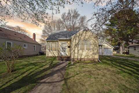 909 Caroline Street, Janesville, WI 53545