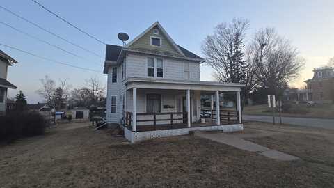 432 W Cherry Street, Lancaster, WI 53813