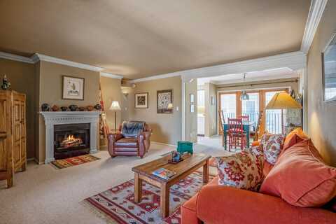 663 Bishops Lodge, Santa Fe, NM 87501