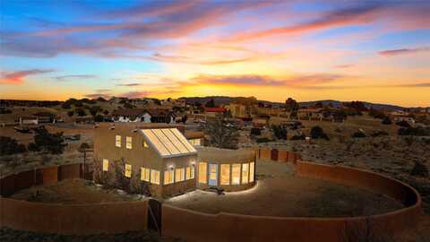 110 Calle Debra, Santa Fe, NM 87507