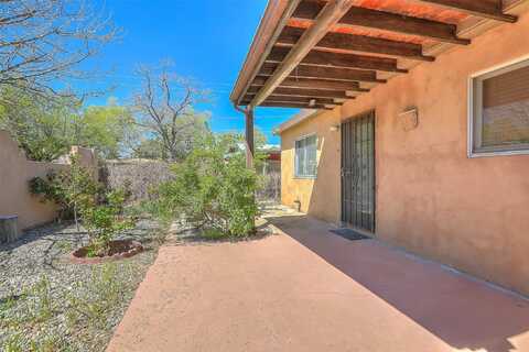 909 Ninita, Santa Fe, NM 87505