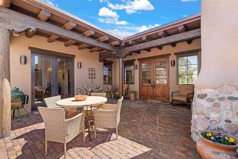 306 Callecita Place, Santa Fe, NM 87501