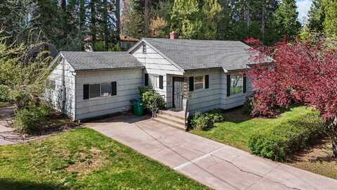 211 Smith Street, Mount Shasta, CA 96067