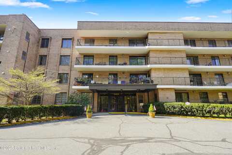 3465 Amboy Road, Staten Island, NY 10306